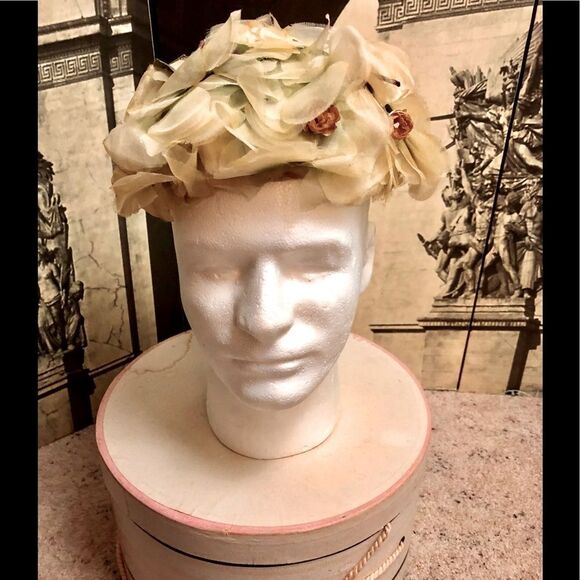 Collection of  4 vintage hats main image 5